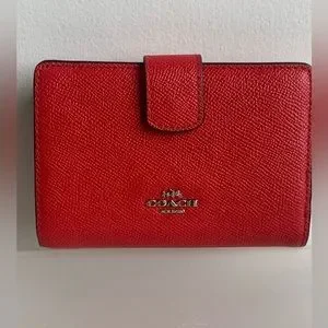 Coach F54010 RED Crossgrain Leather corner zip wallet